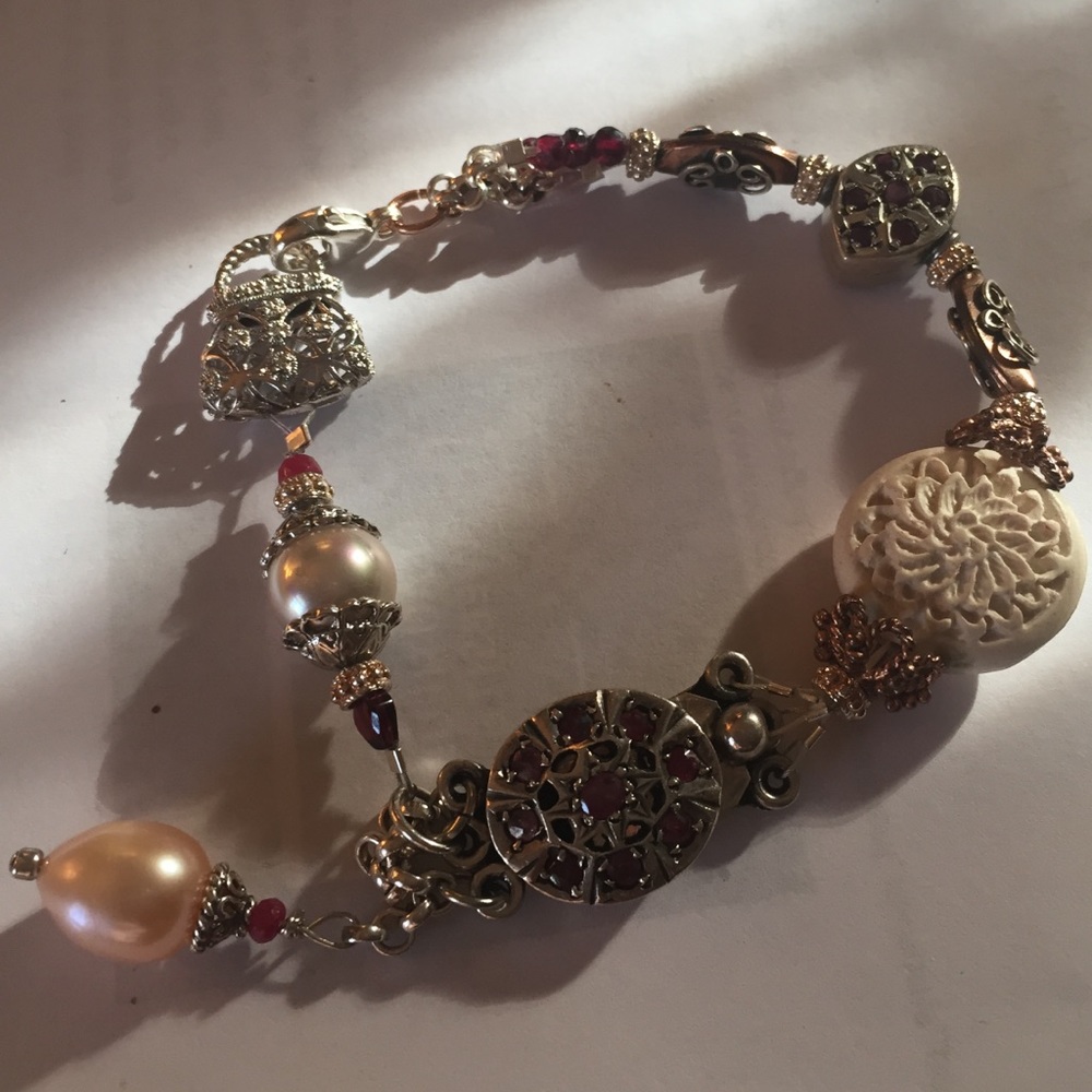 Handmade FW Pearl, ruby and white gold bracelet